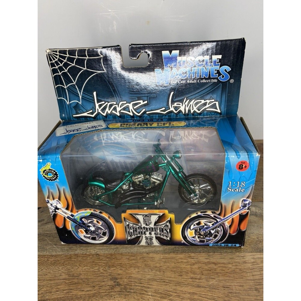 Jesse James West Coast Choppers Cherry CFL 1:18 Scale Muscle Machines - Picture 2 of 7
